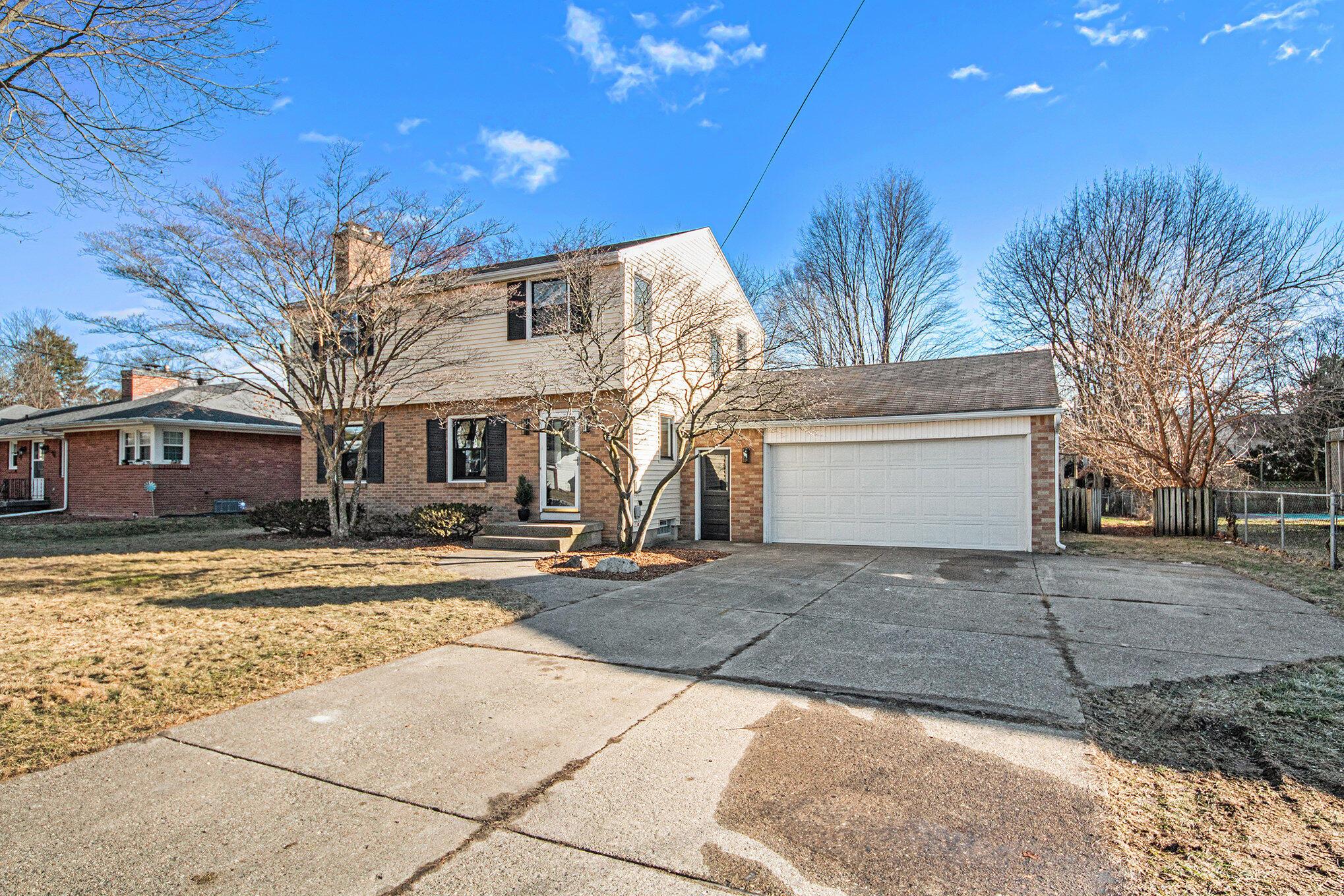 Millbrook St Se, Grand Rapids, MI 49508