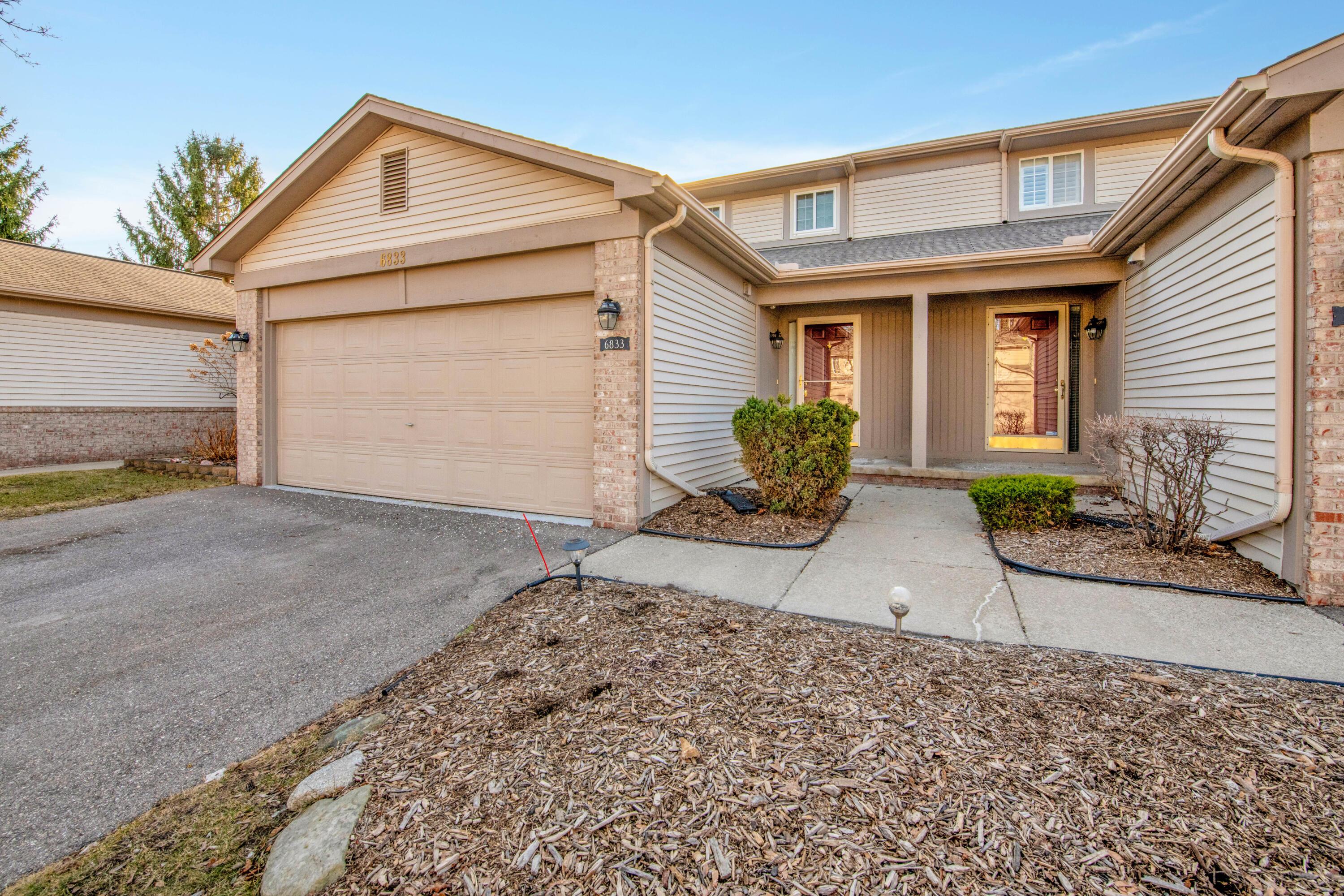 Deer Run Ct S, Westland, MI 48185