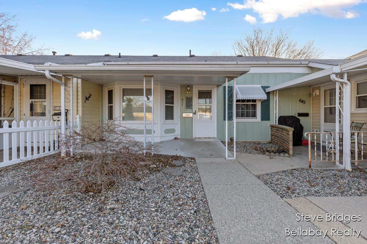 Carriage Ln, Jenison, MI 49428