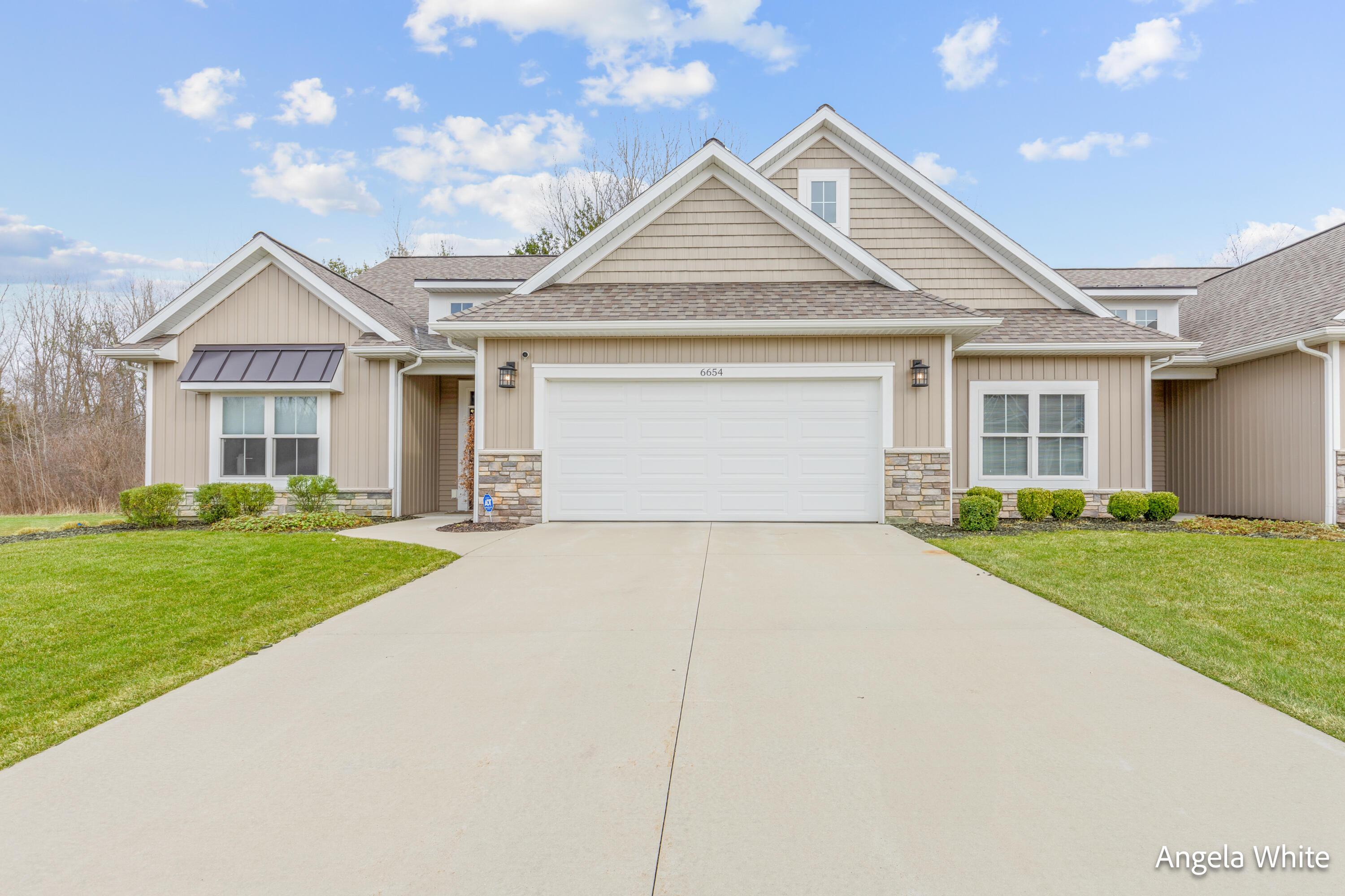 Creekside View Dr Se, Grand Rapids, MI 49508