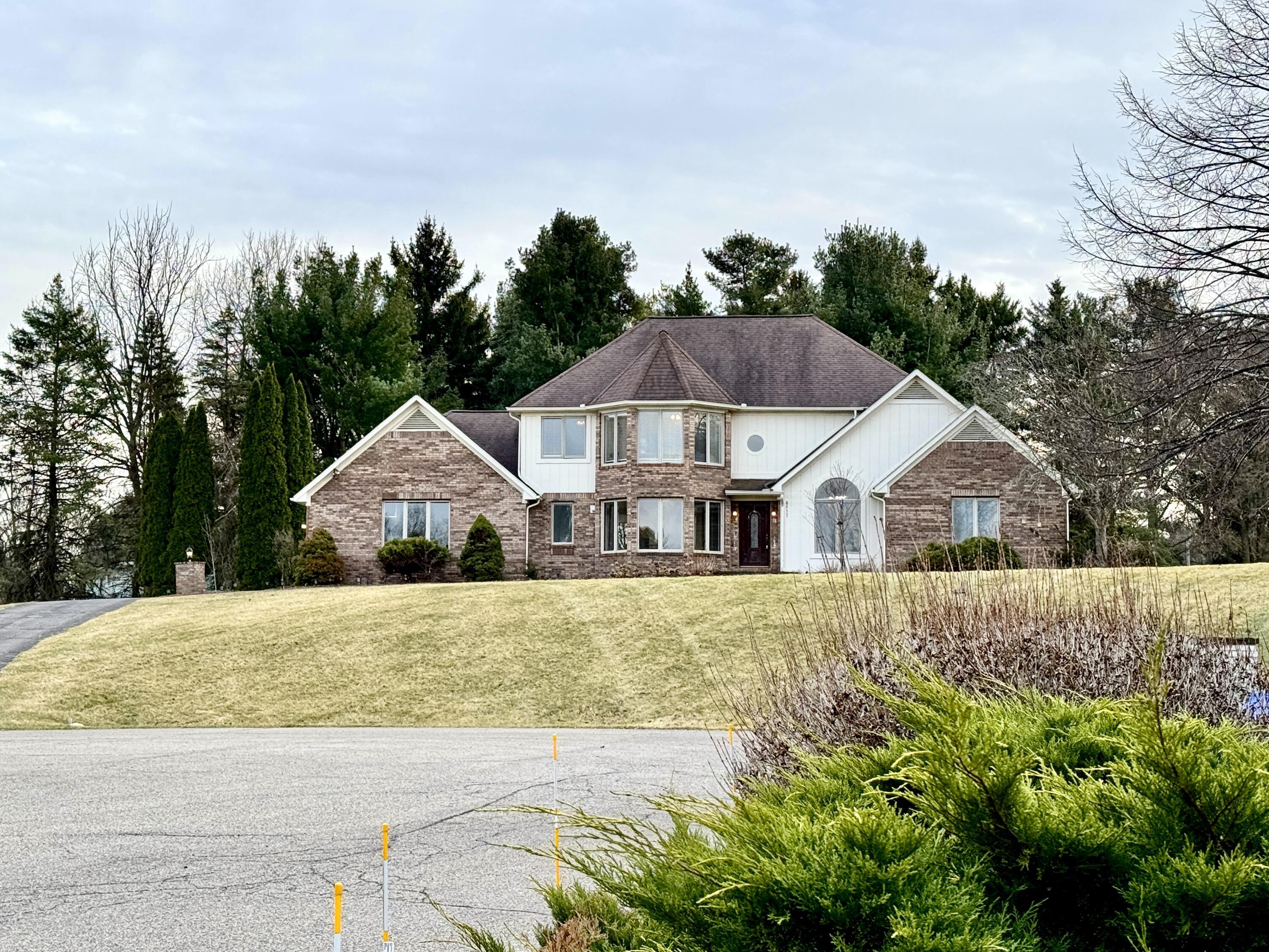 Mountview Ct, Brighton, MI 48116