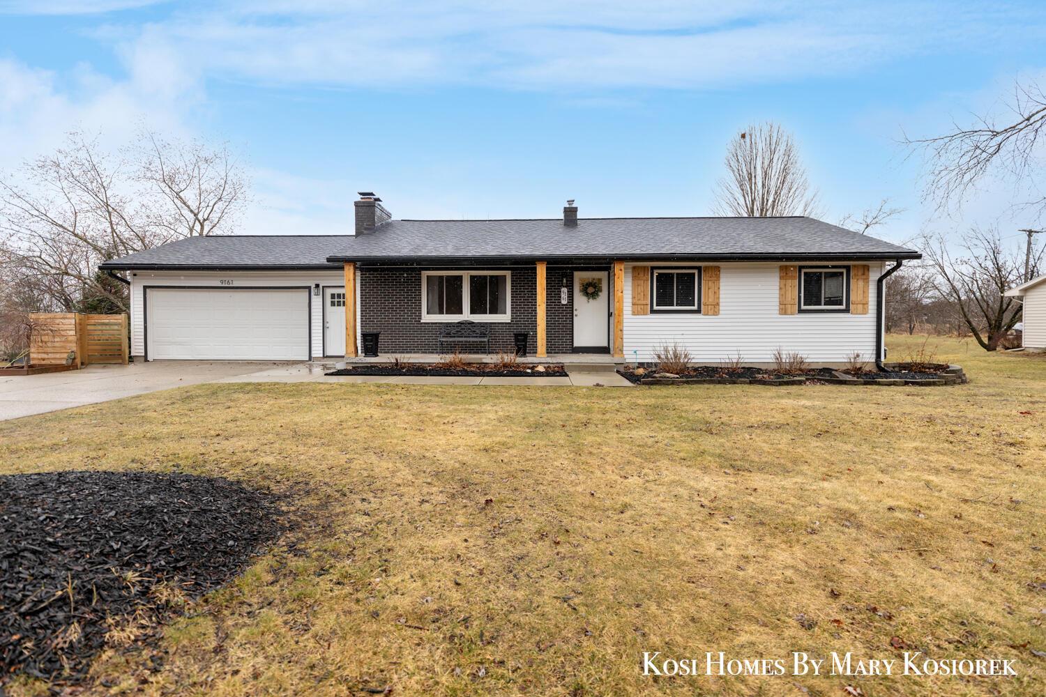 Courtland Dr Ne, Rockford, MI 49341