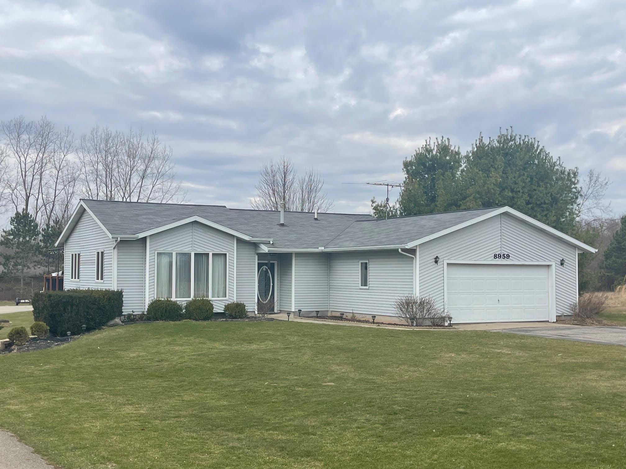 Myers Lake Ave Ne, Rockford, MI 49341