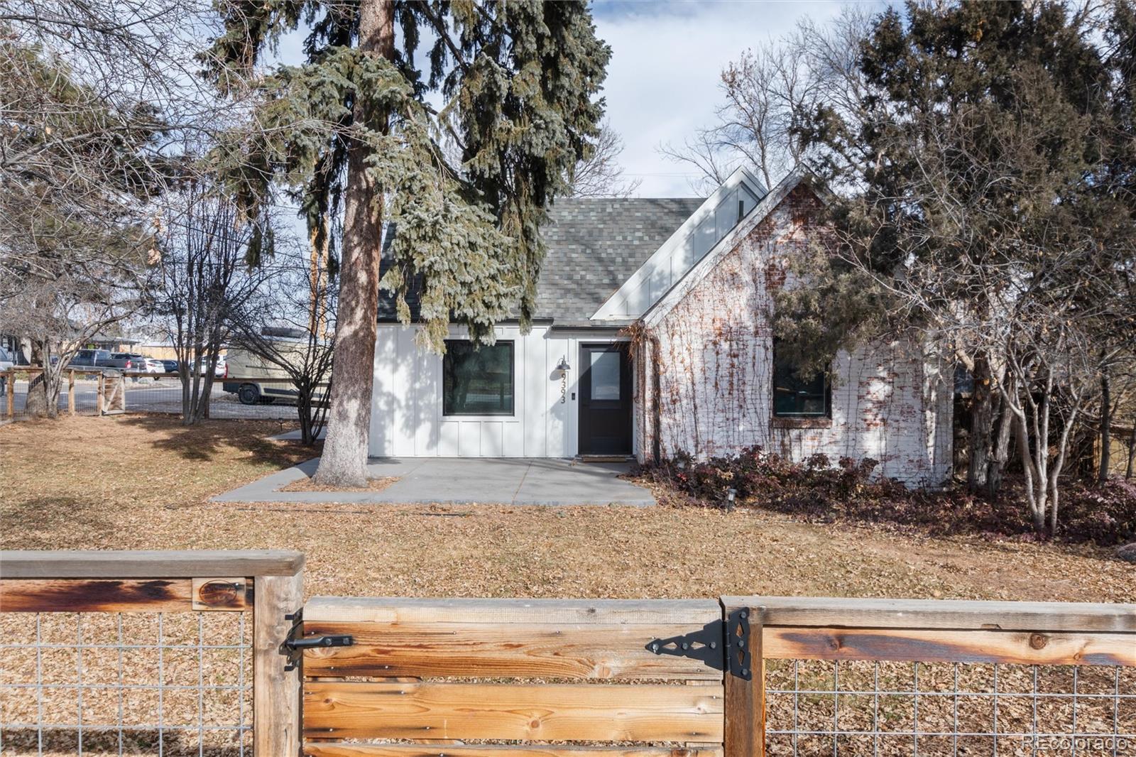 W 14th Ave, Lakewood, CO 80215