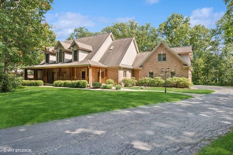 E Rietveld Dr, Crete, IL 60417