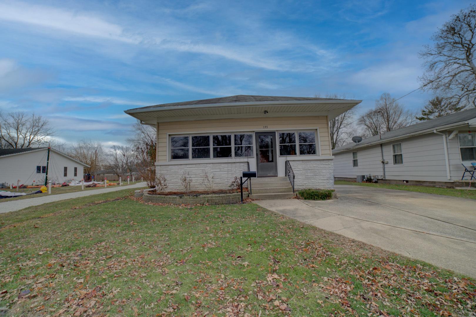 E Mulberry St, Watseka, IL 60970