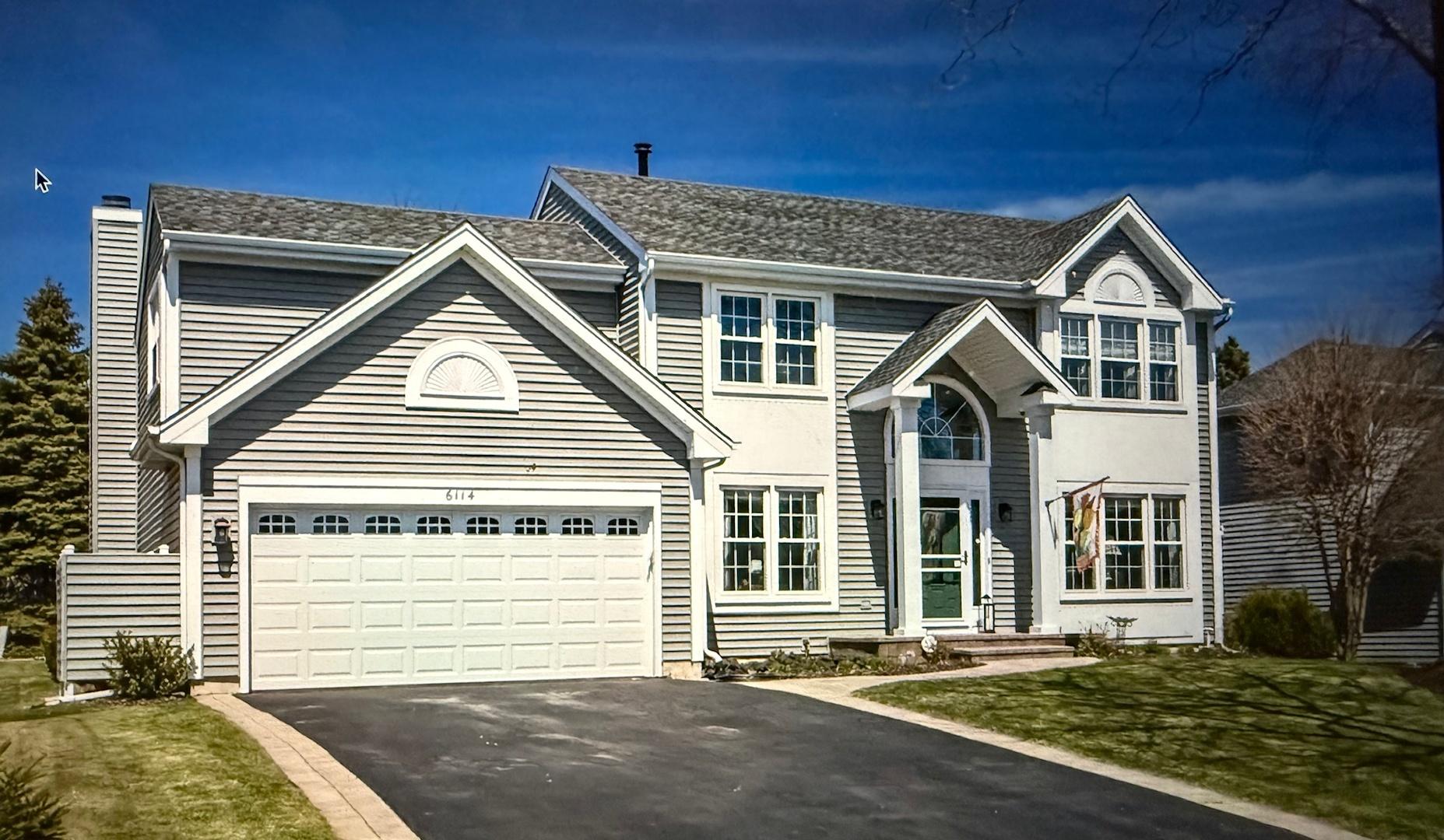 Honeysuckle Ln, Gurnee, IL 60031