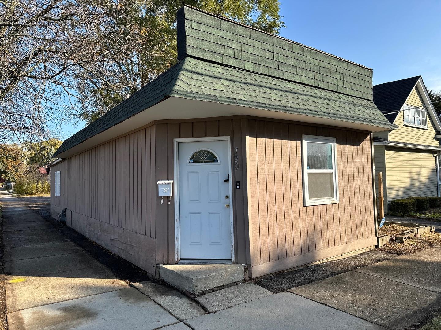 W Ridgeland Ave, Waukegan, IL 60085