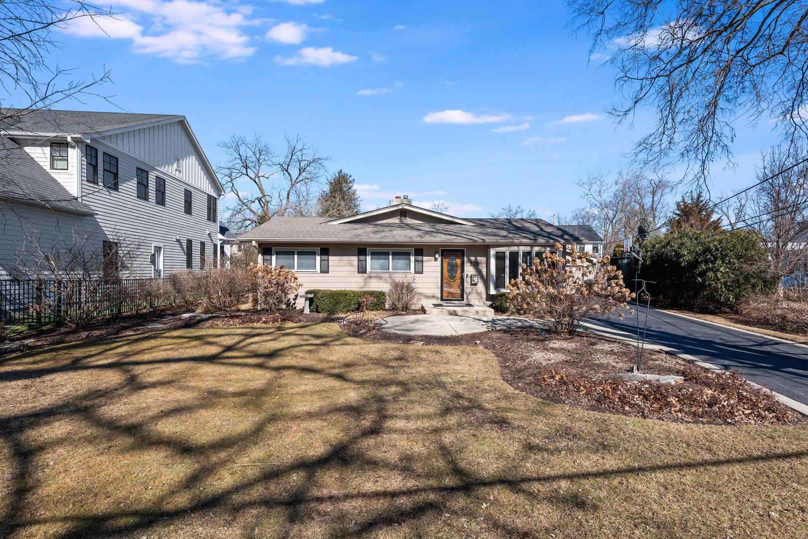 W Benton Ave, Naperville, IL 60540