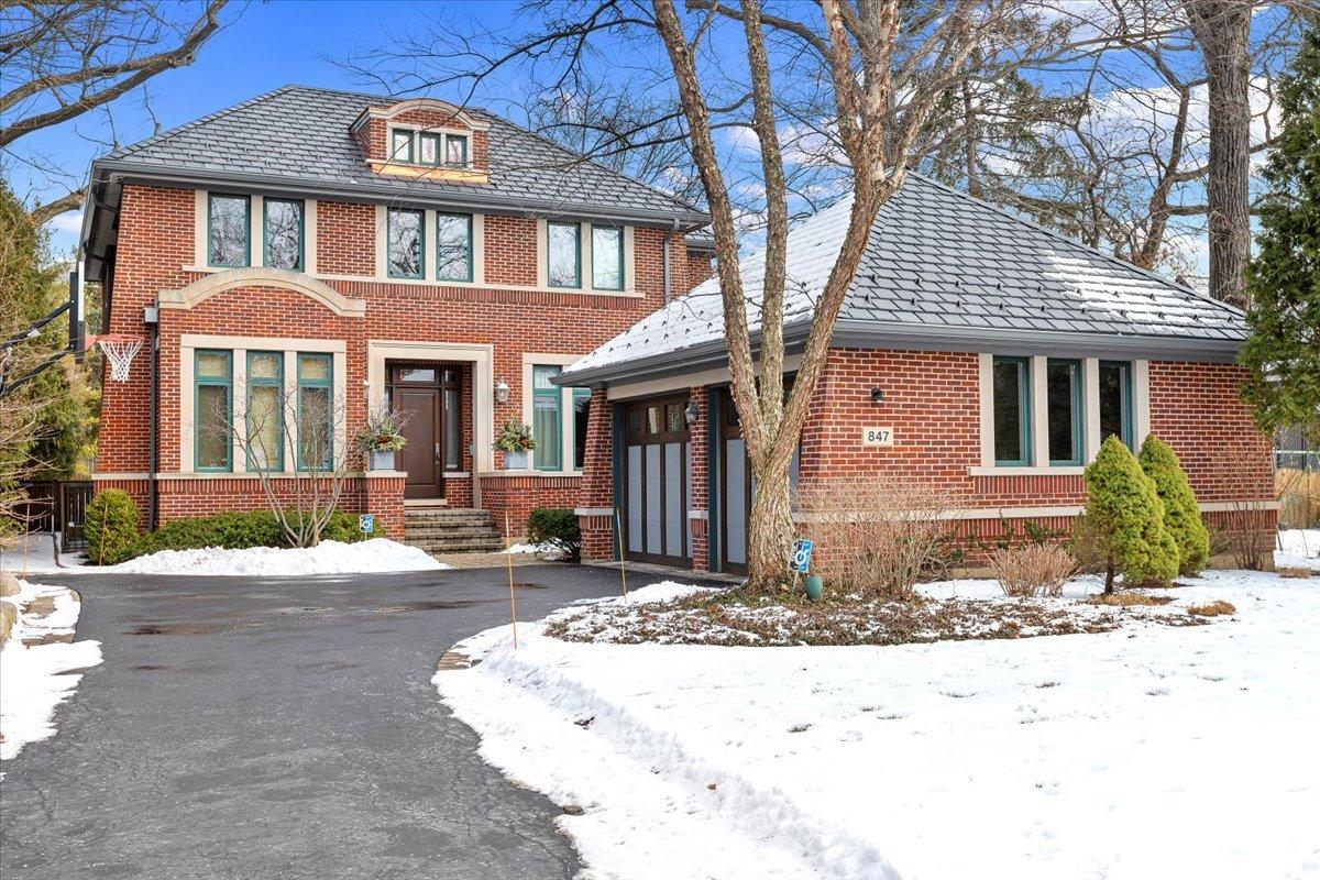 Valley Rd, Glencoe, IL 60022
