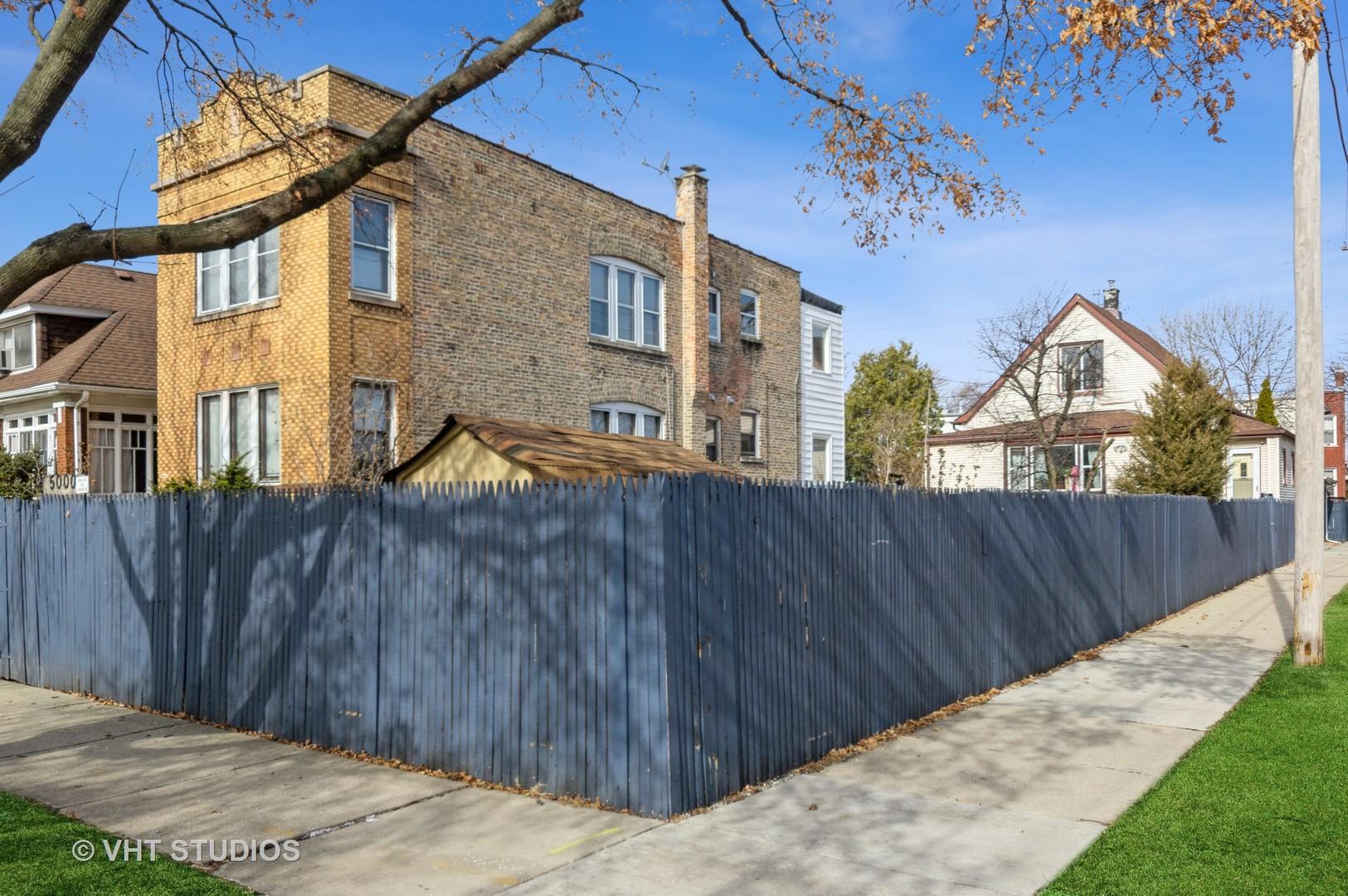 W Nelson St, Chicago, IL 60641