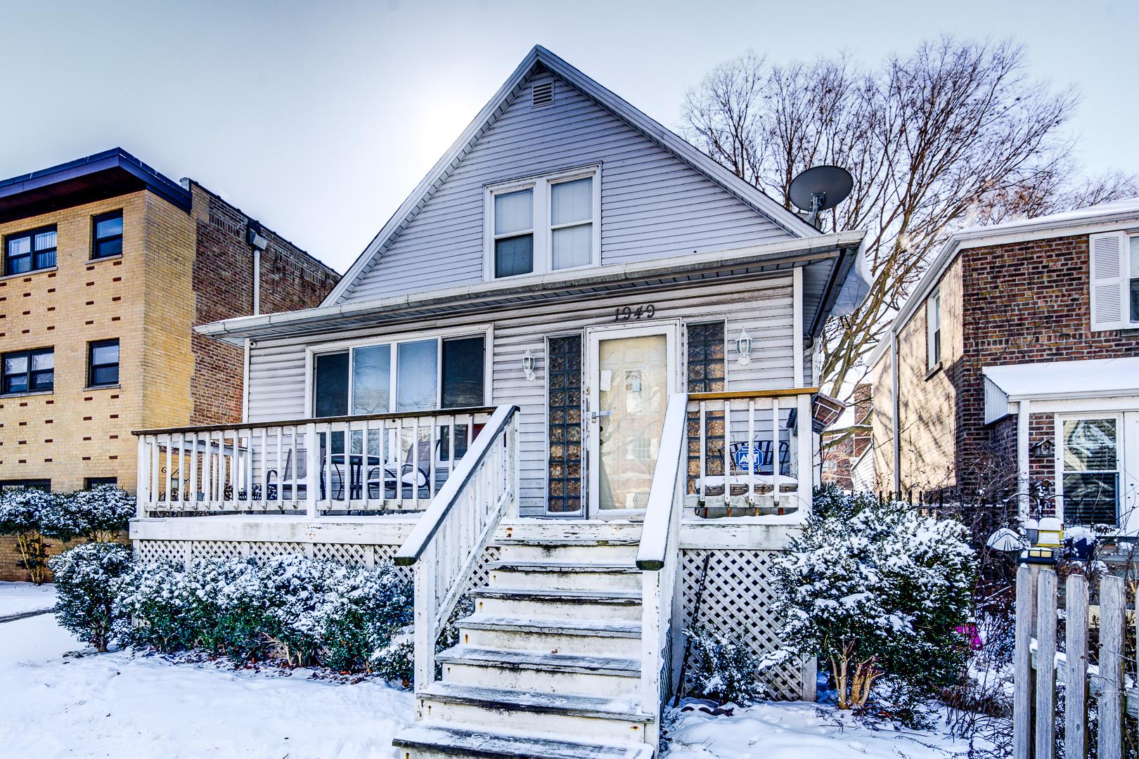 W Granville Ave, Chicago, IL 60660