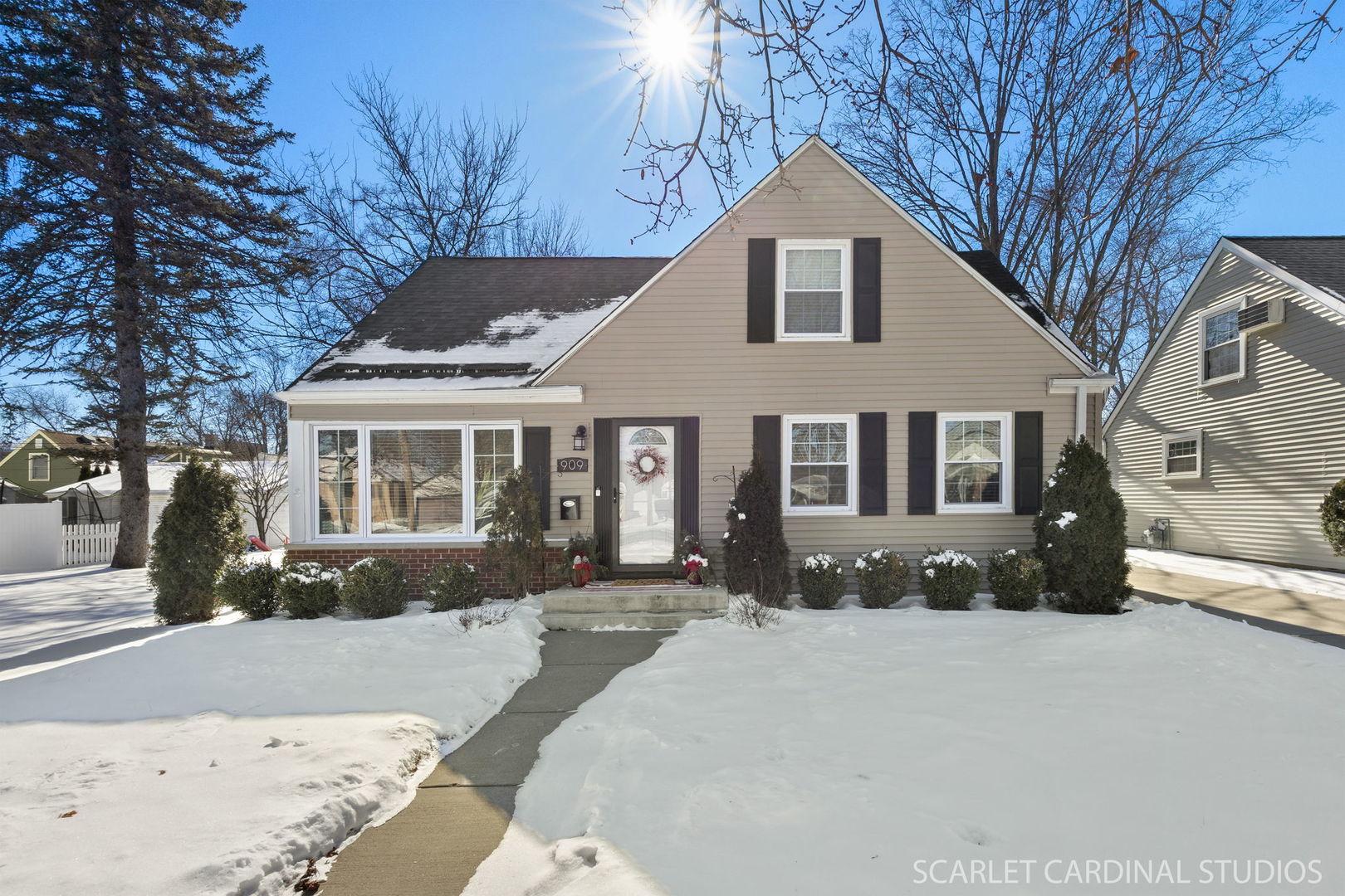 E Oakton St, Arlington Heights, IL 60004