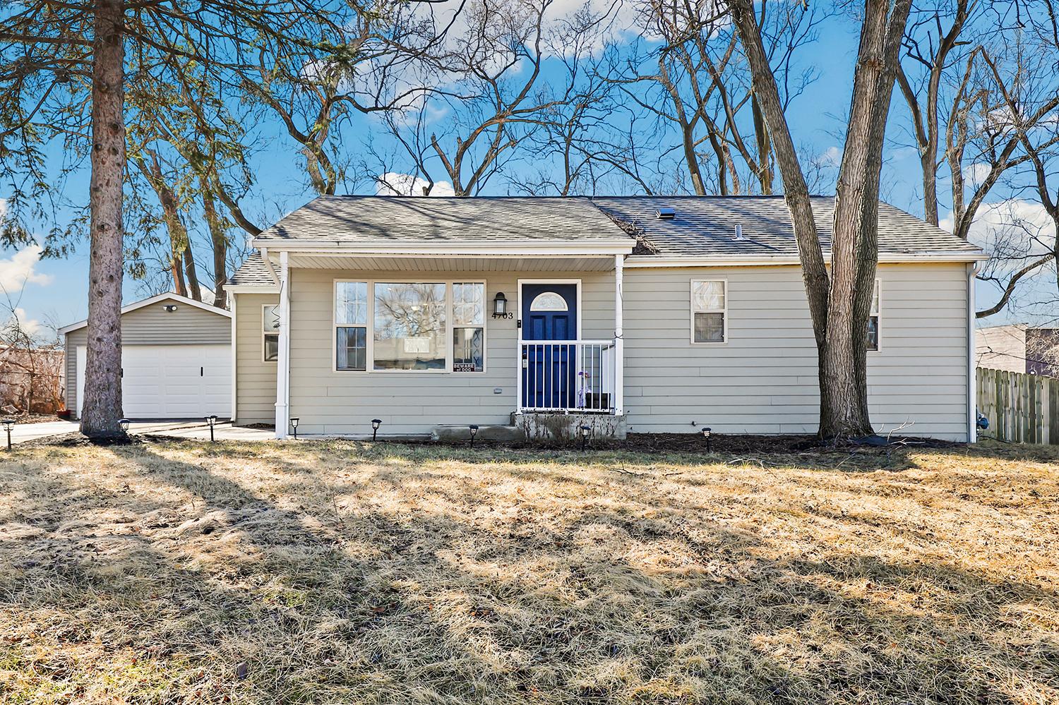 152nd St, Oak Forest, IL 60452