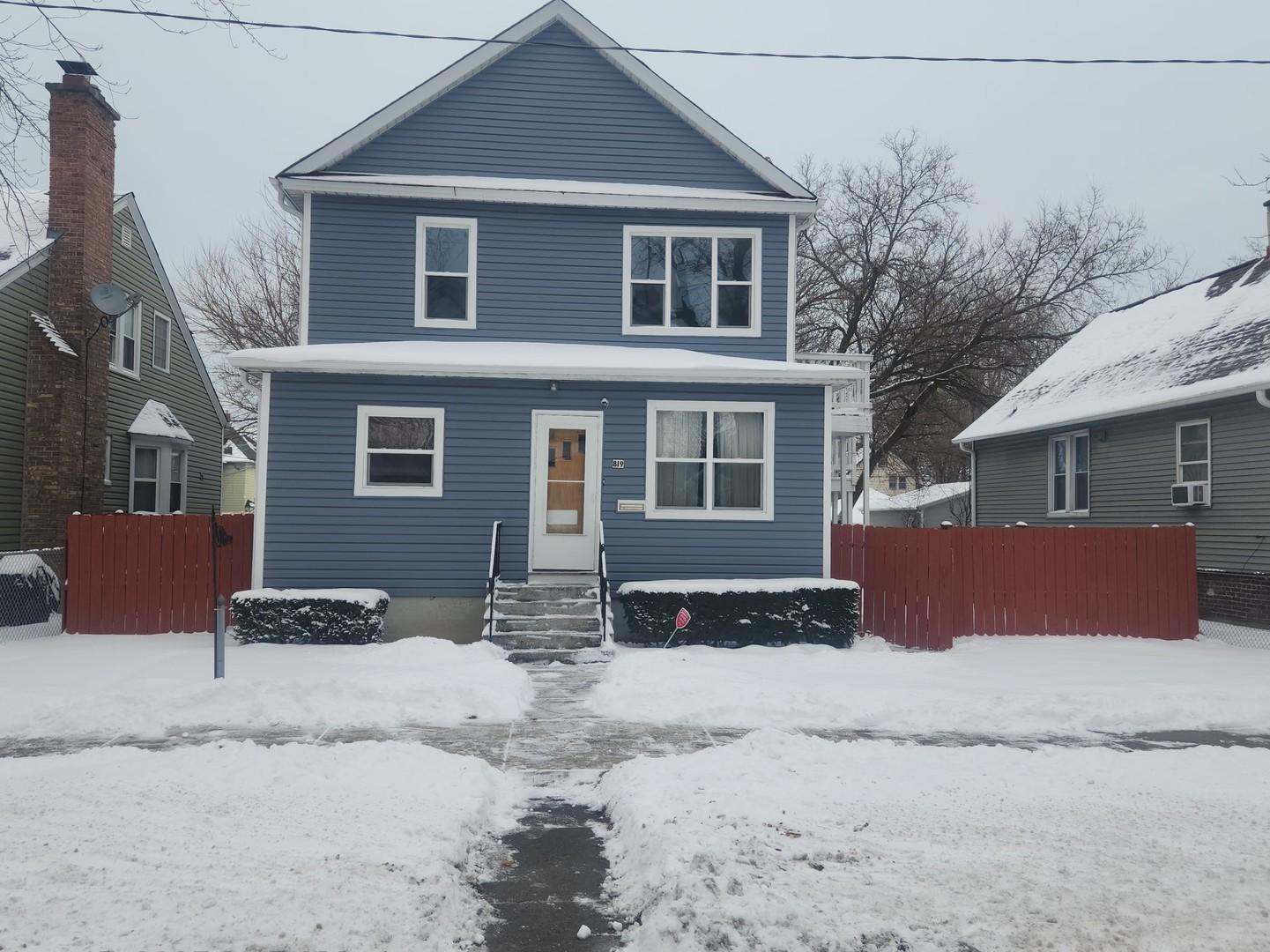 S Jackson St, Waukegan, IL 60085