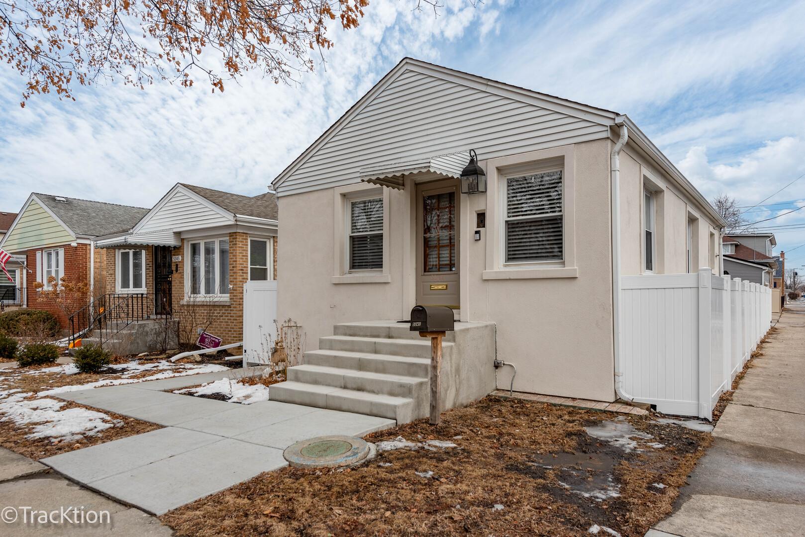 N Mont Clare Ave, Chicago, IL 60656