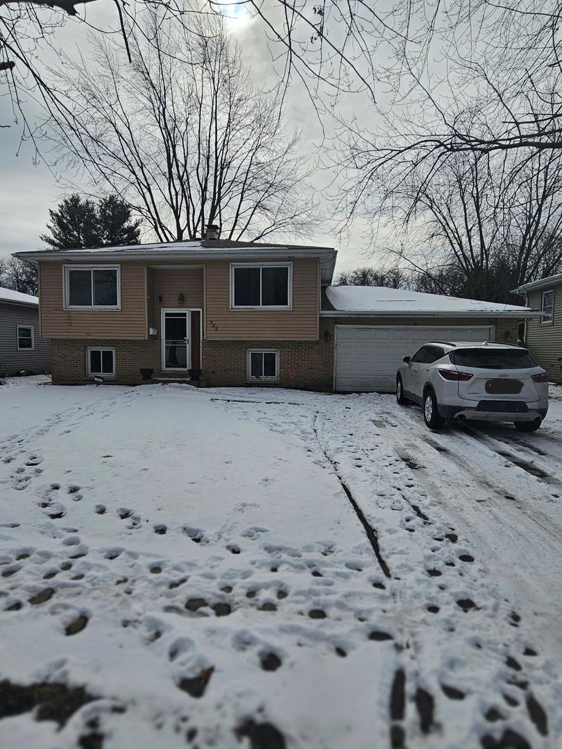 Manor Pl, Aurora, IL 60506