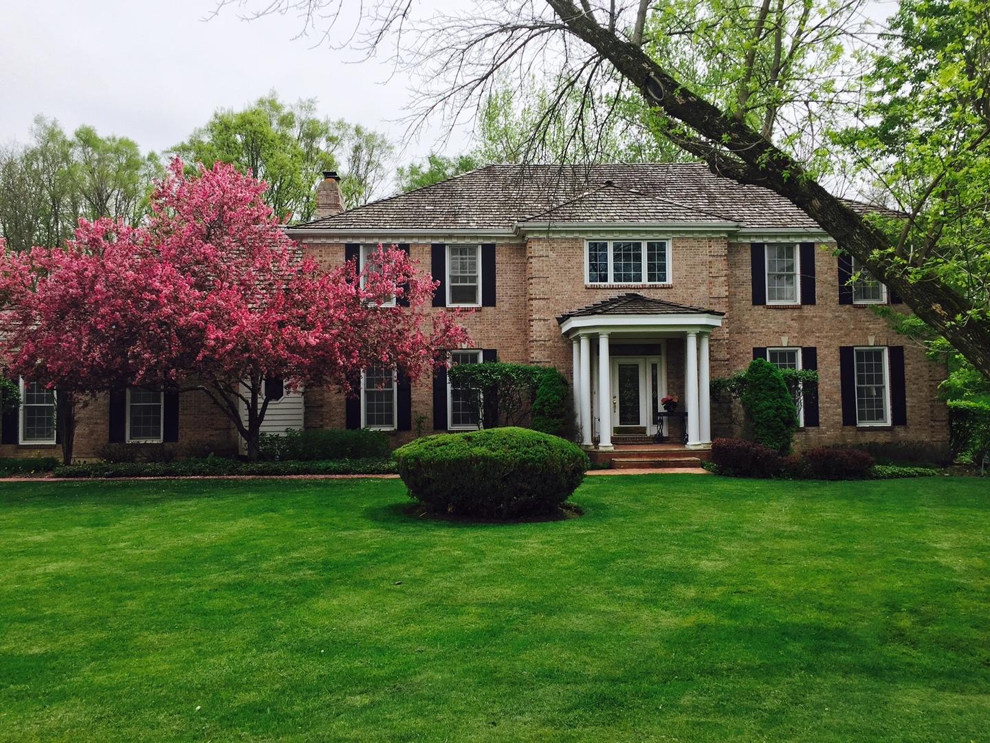 W Kazimour Dr, Lake Barrington, IL 60010