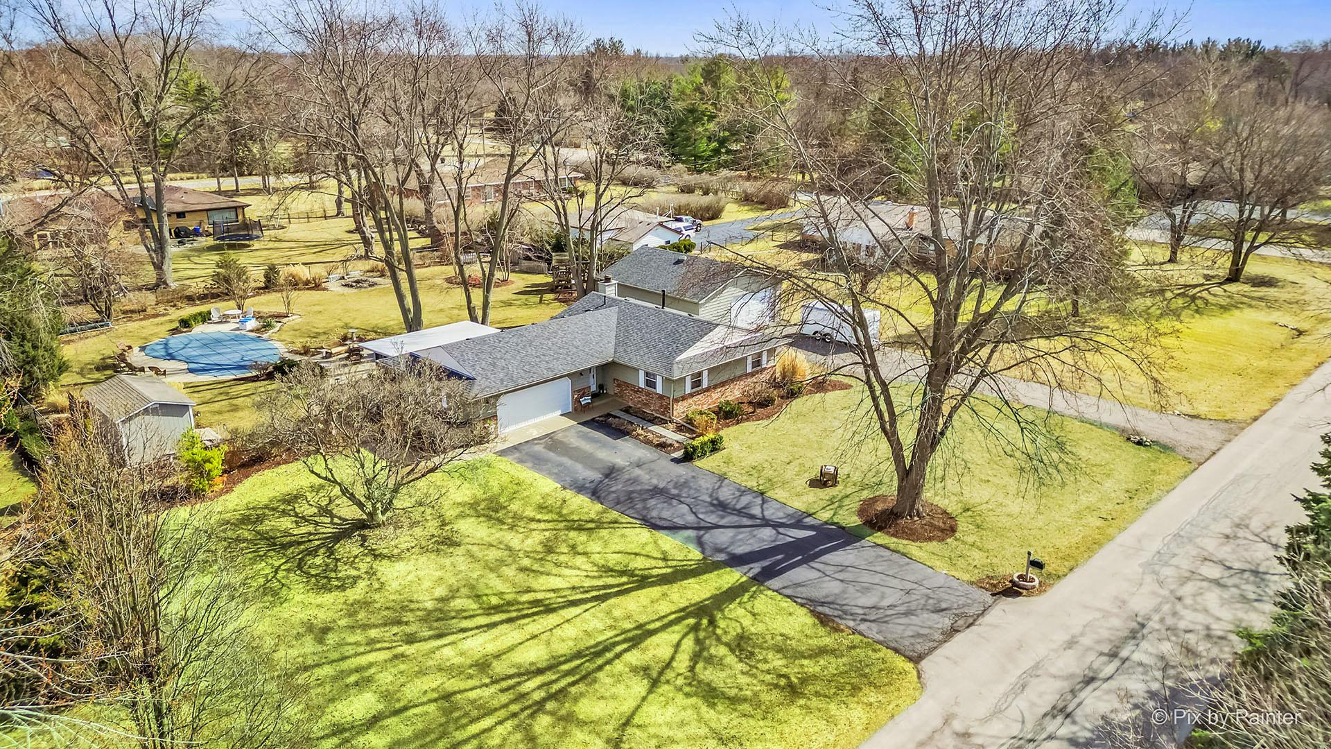 E Larkspur Ln, Bristol, IL 60512