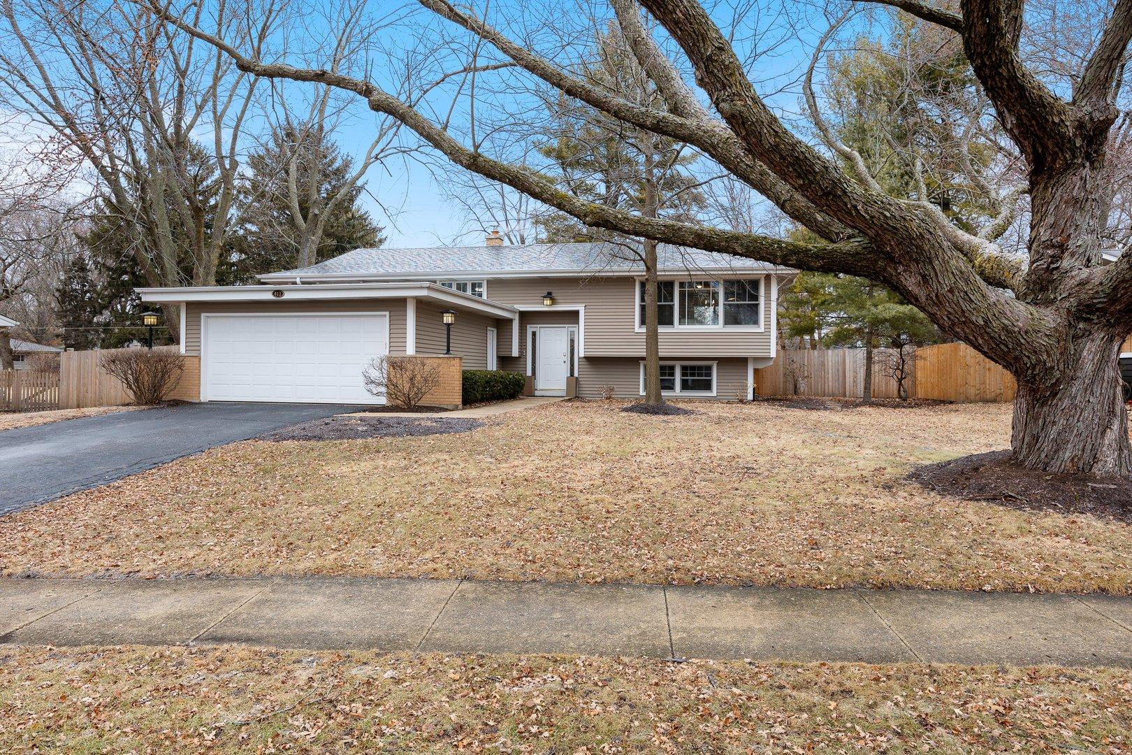 Tupelo Ave, Naperville, IL 60540