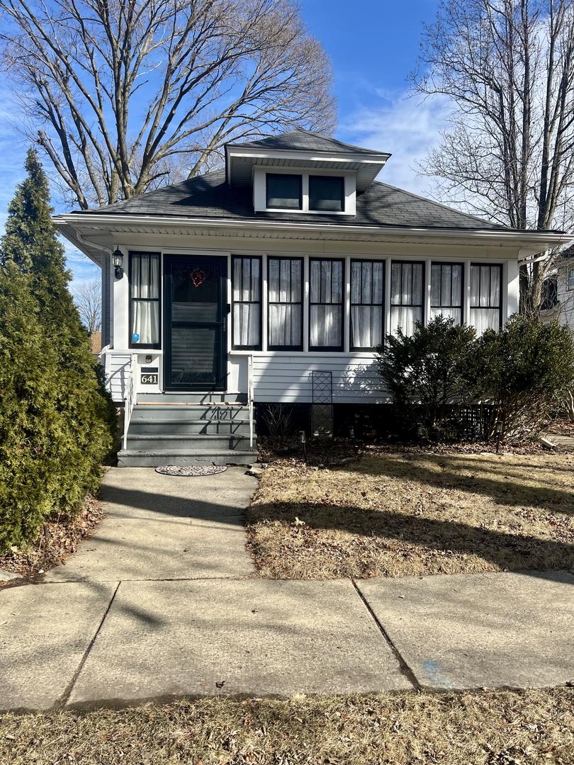 Palace St, Aurora, IL 60506