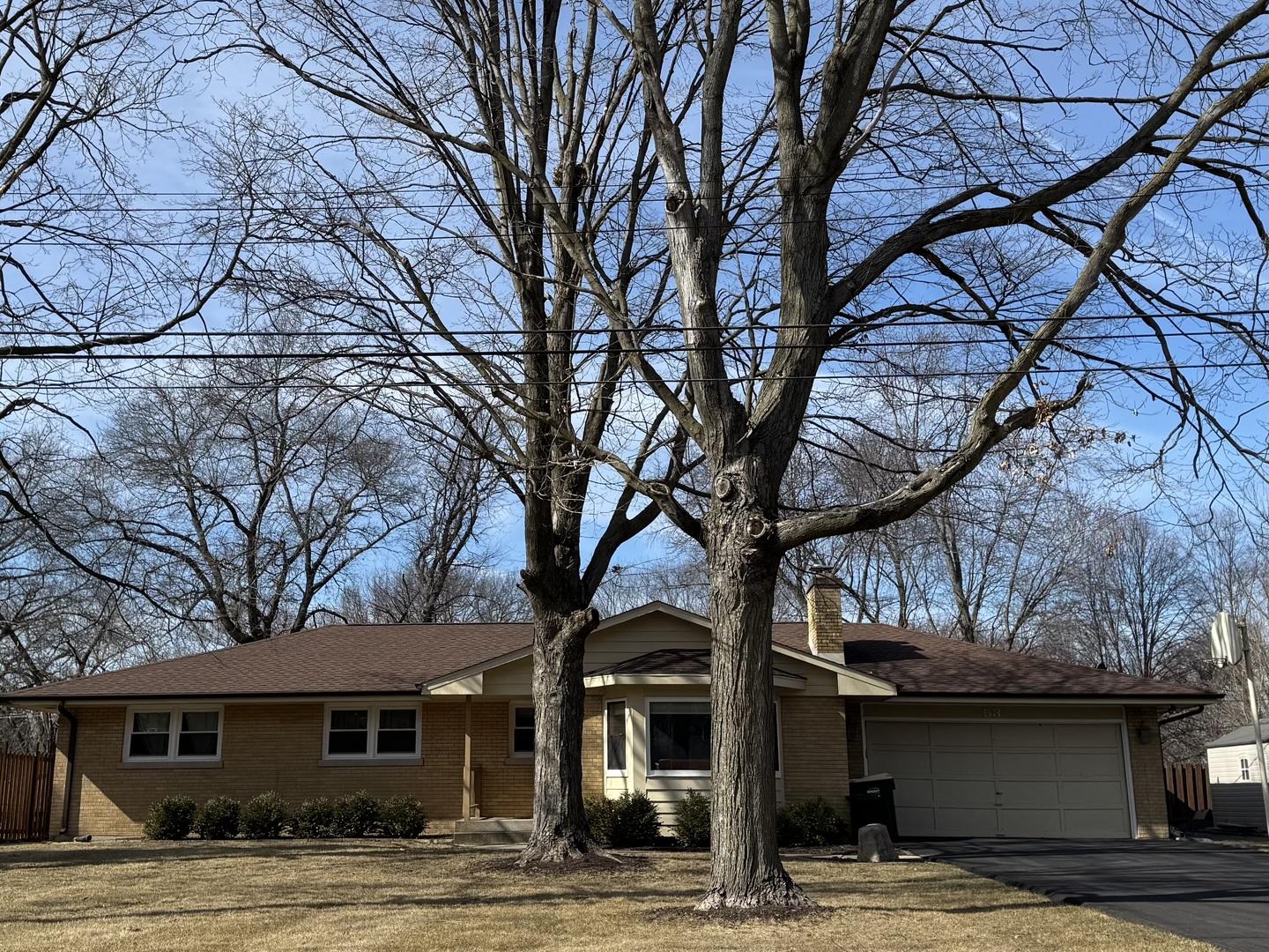 Oakwood Dr, Oswego, IL 60543