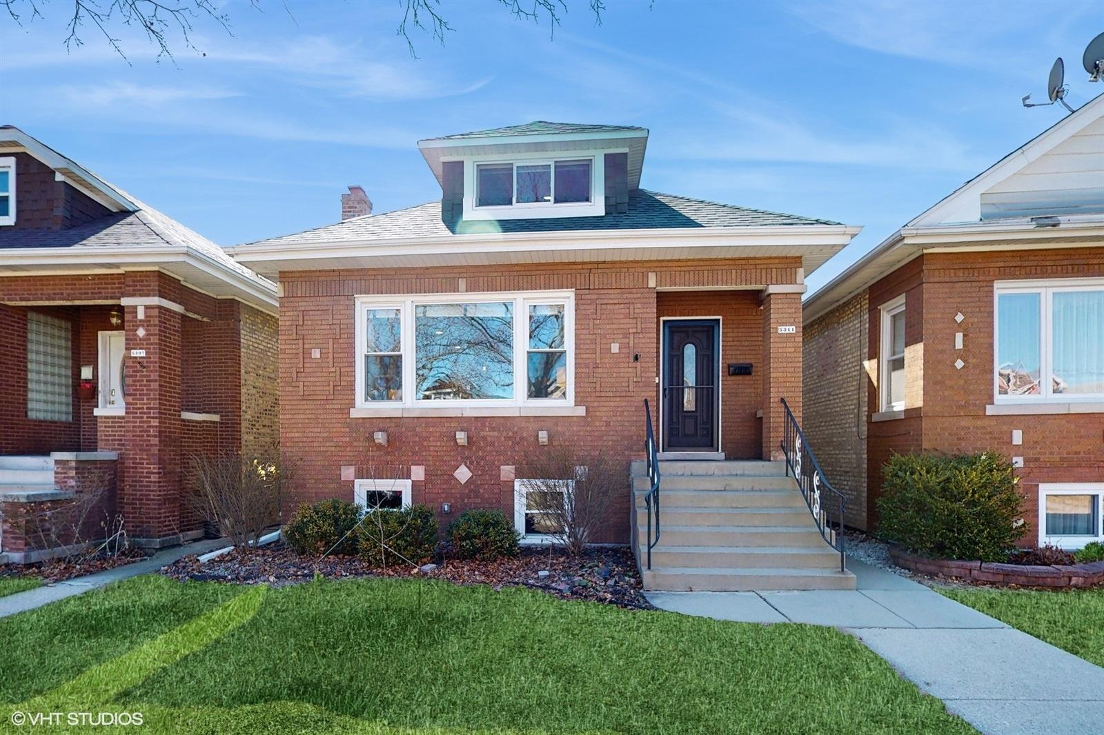 W Melrose St, Chicago, IL 60641