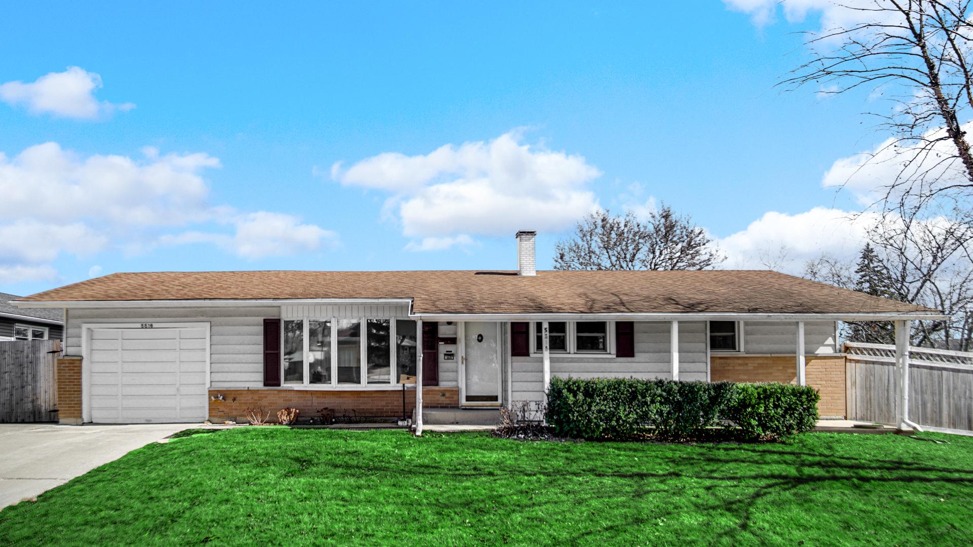 La Palm Dr, Oak Forest, IL 60452