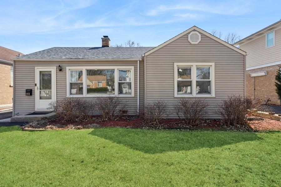 W Verret St, Elmhurst, IL 60126