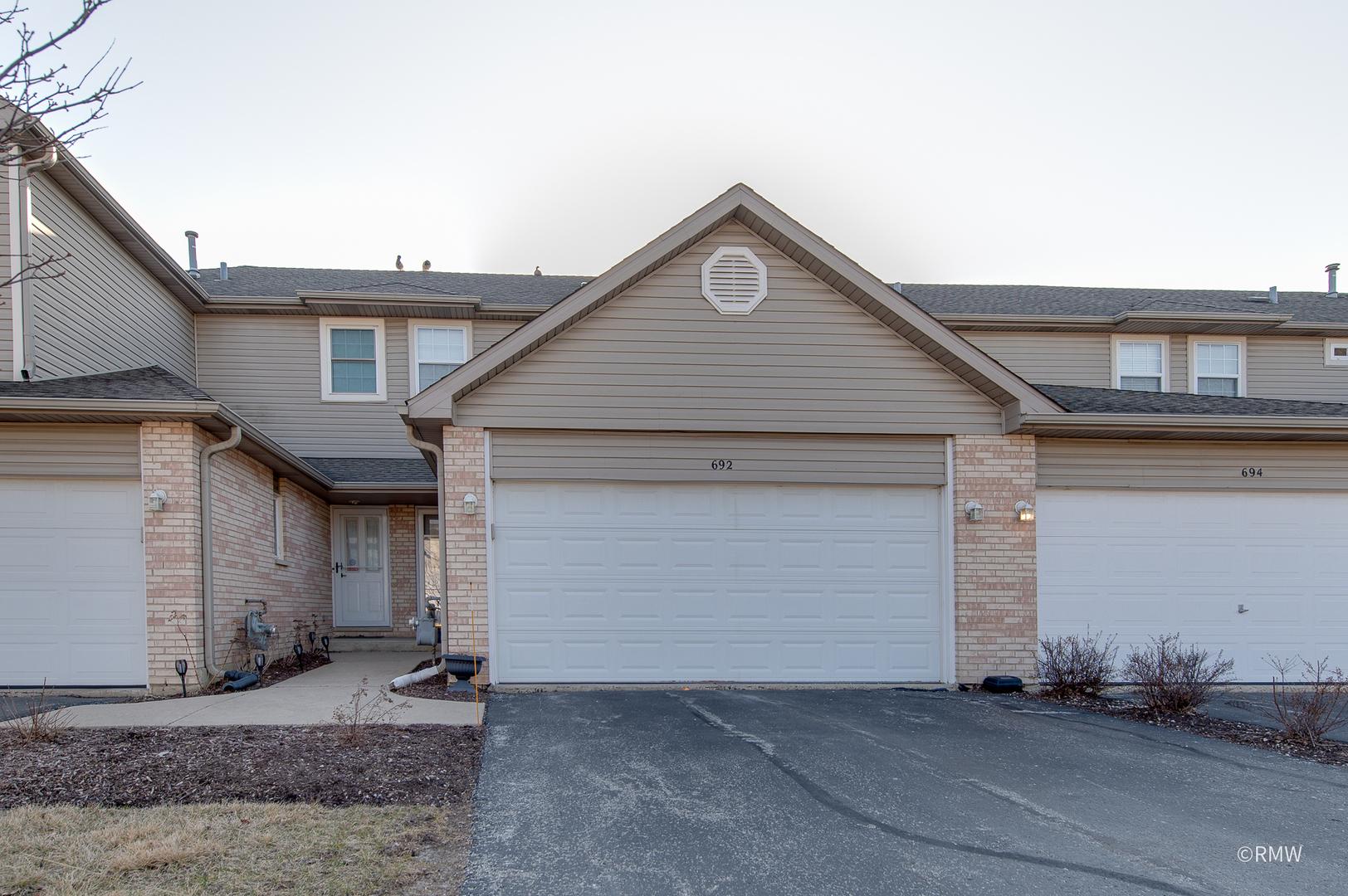 N Western Ln, Addison, IL 60101