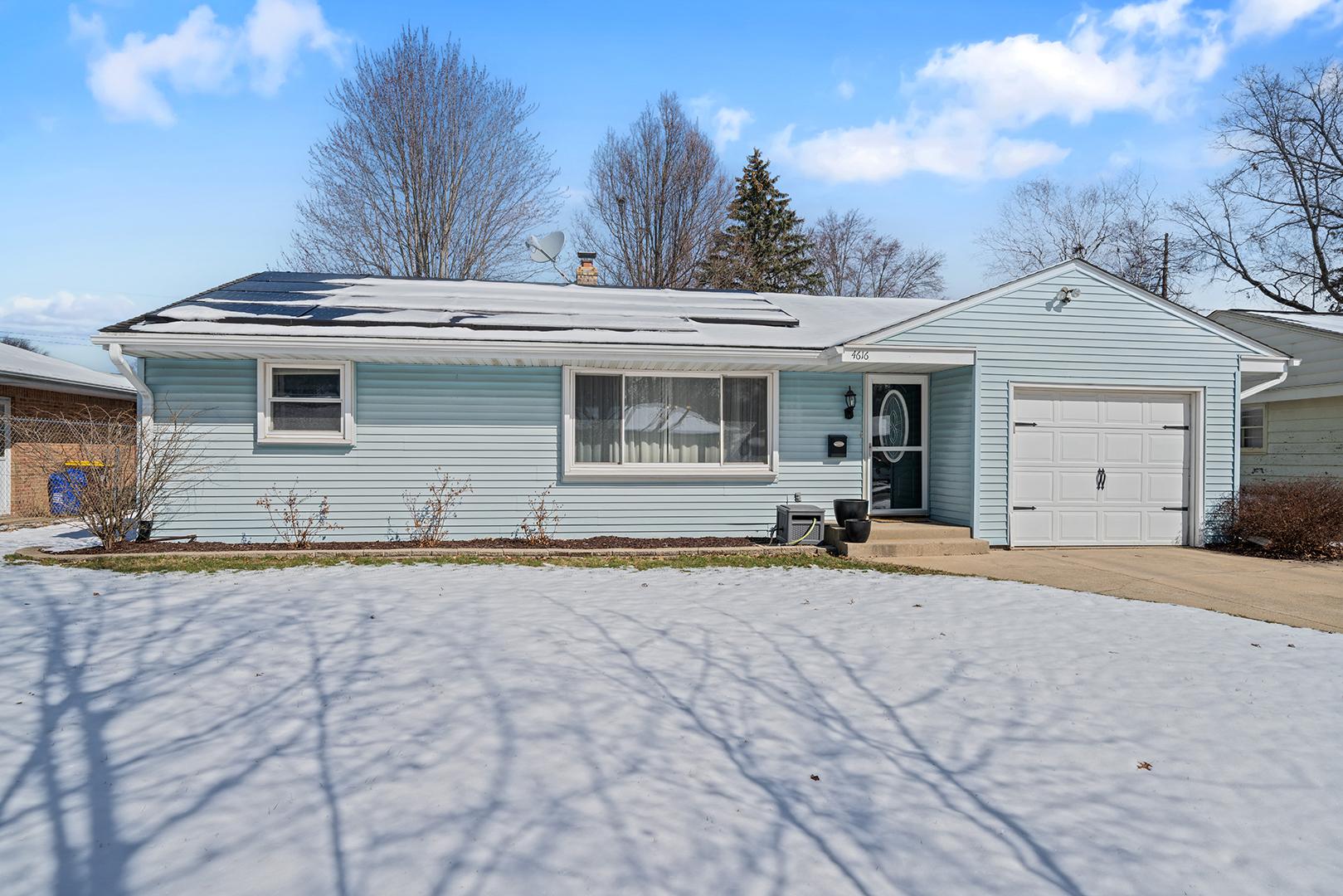 Newcastle Rd, Rockford, IL 61108