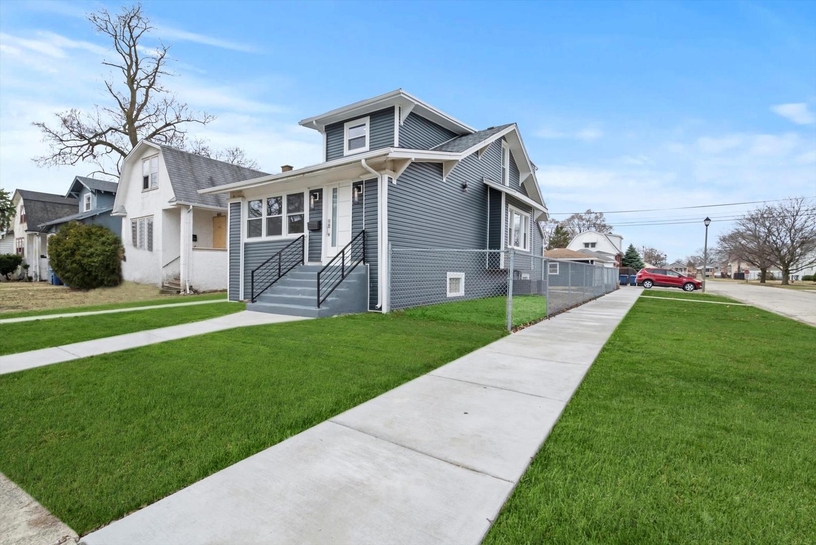 S 9th Ave, Maywood, IL 60153