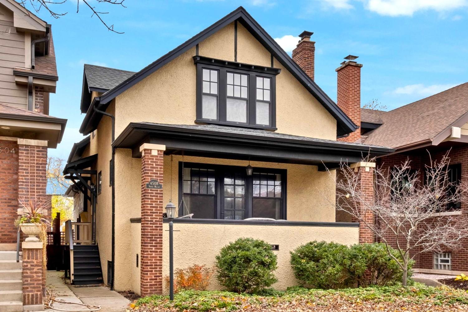 N Mozart St, Chicago, IL 60625