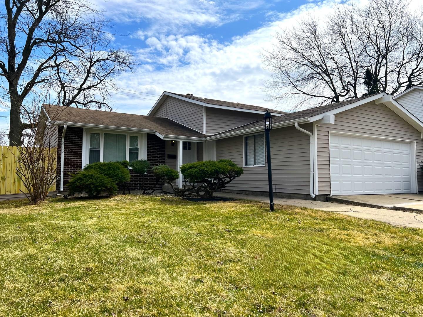 Samson Dr, University Park, IL 60484