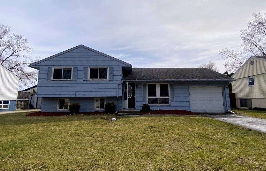 E Maple Dr, Glenwood, IL 60425