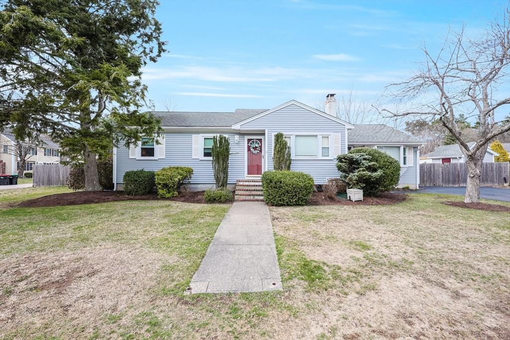 Highland Cir, Foxboro, MA 02035