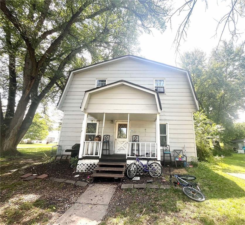 E Barnard St, Hopkins, MO 64461