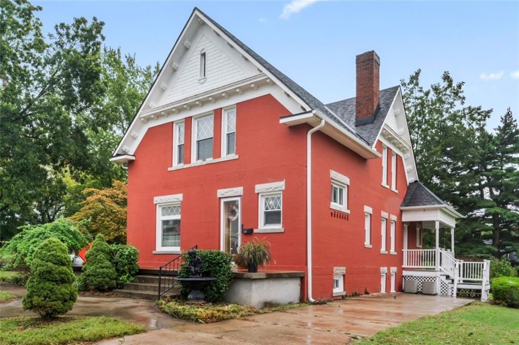 Southwest Blvd, Lexington, MO 64067