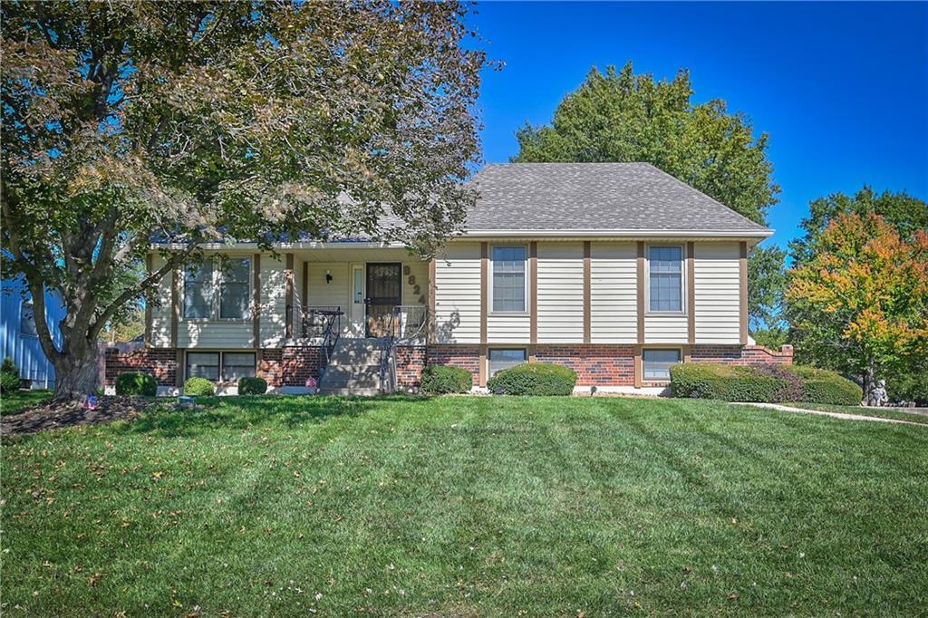 E 81st Ter, Raytown, MO 64138