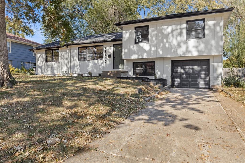 E 52nd Ter S, Independence, MO 64055