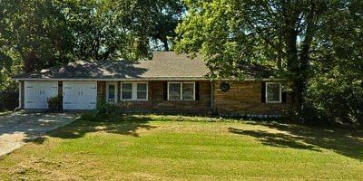 E 80th Ter, Kansas City, MO 64138