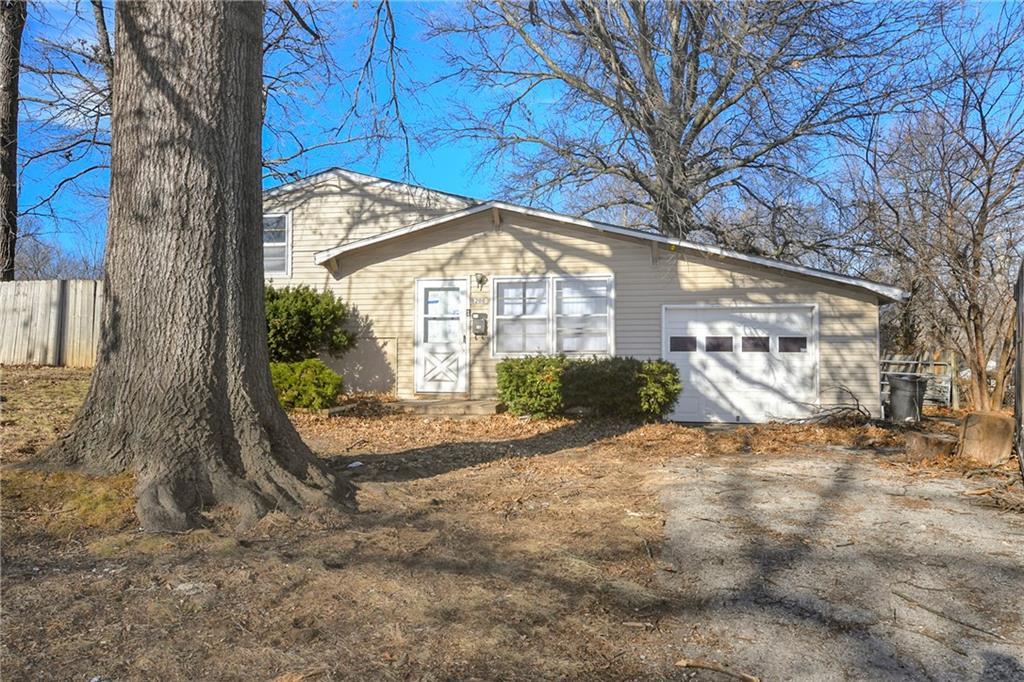 E 114th St, Kansas City, MO 64134