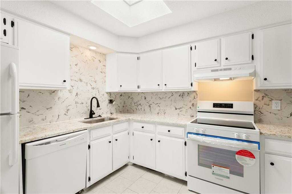 Calico Dr, Kansas City, MO 64137
