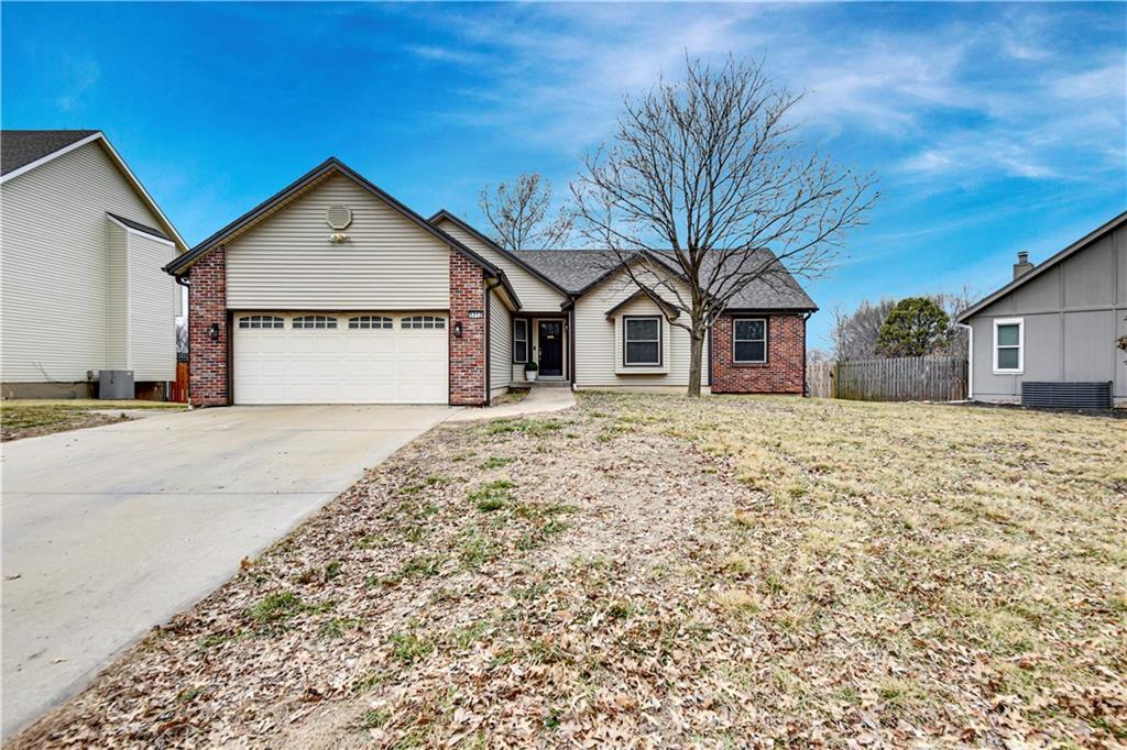 Aminda St, Shawnee, KS 66226