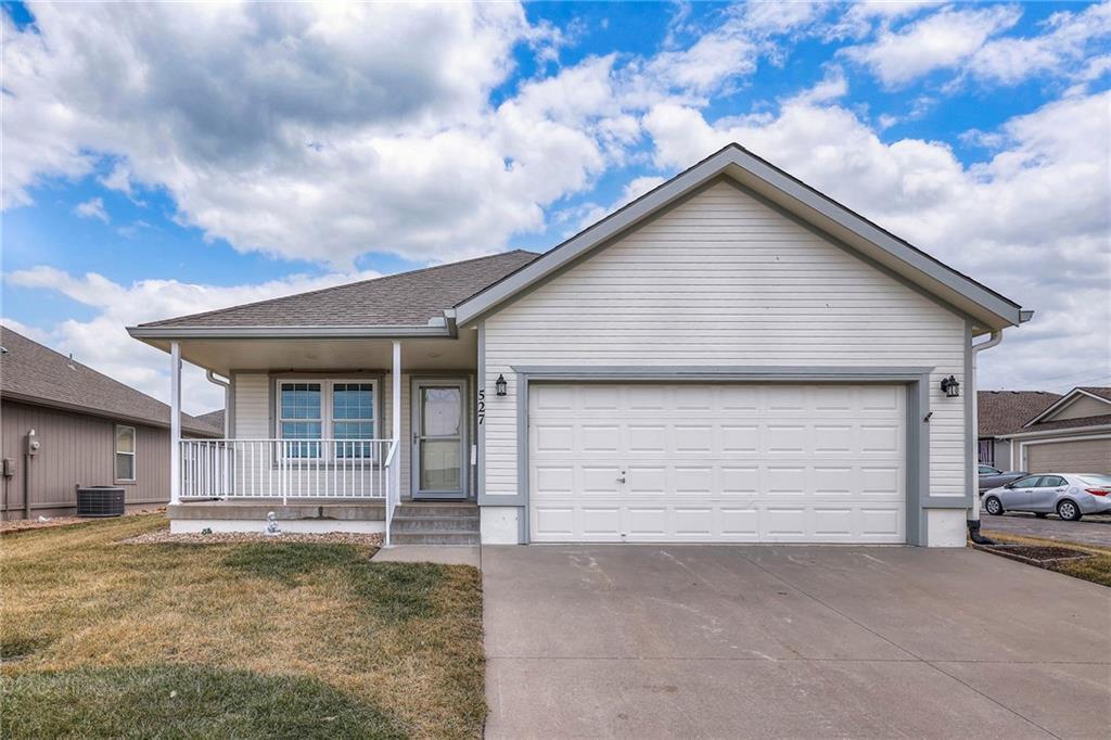 Star Dr, Raymore, MO 64083
