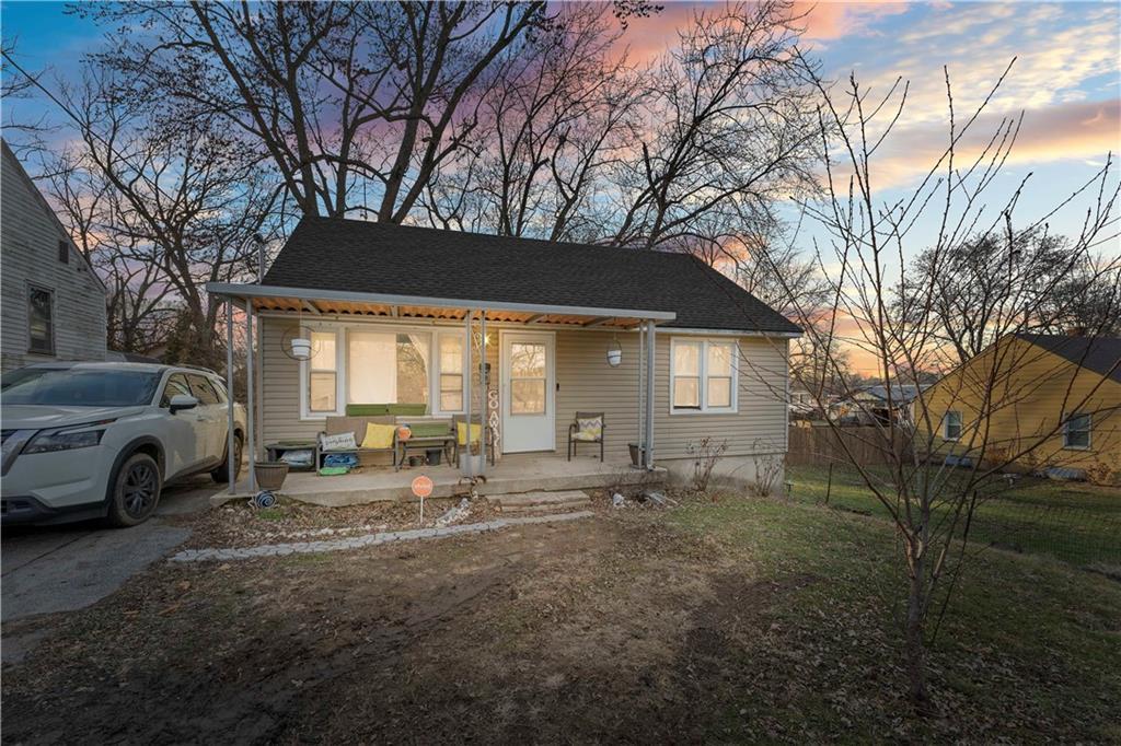S Harris Ave, Independence, MO 64052