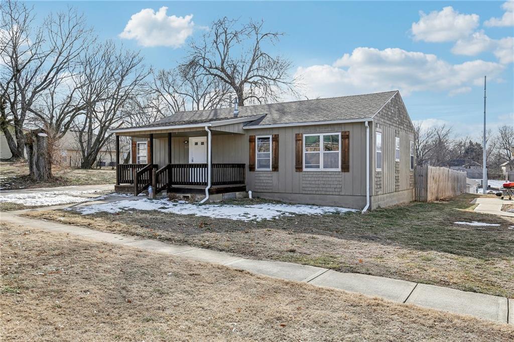 W Gay St, Warrensburg, MO 64093