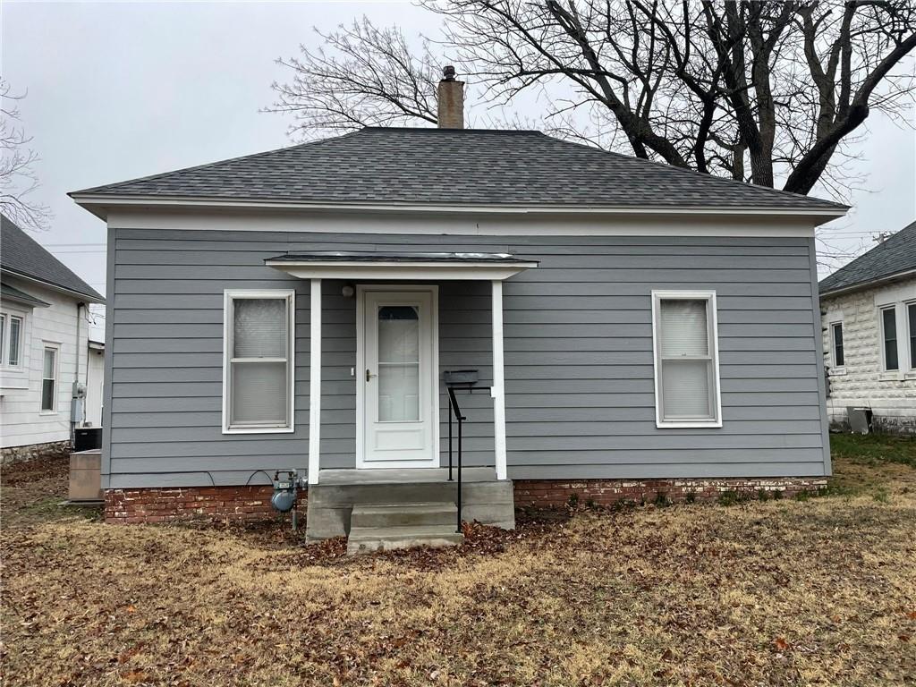 S Highland Ave, Chanute, KS 66720