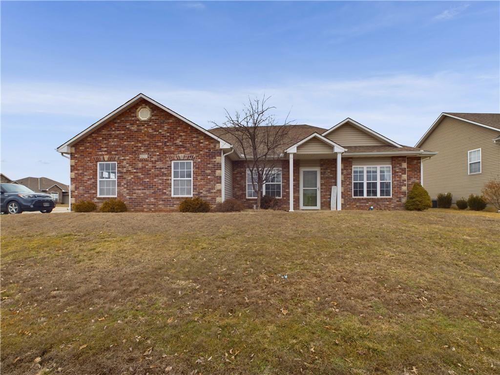Roe St, Warrensburg, MO 64093