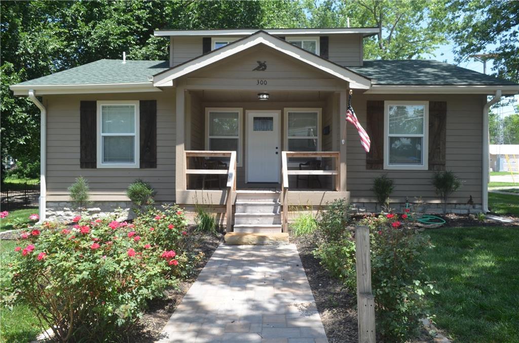 W Pine St, Butler, MO 64730